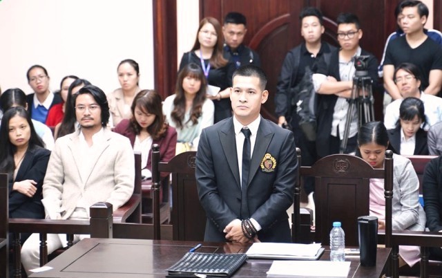 Tạm dừng xét xử phúc thẩm vụ kiện giữa Tuần Châu Hà Nội và đạo diễn Việt Tú ảnh 1