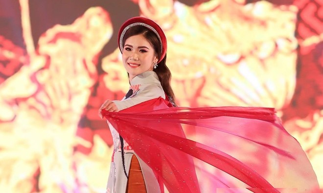 Chân dung cô gái vừa đăng quang "Hoa khôi xứ Dừa 2019" ảnh 3