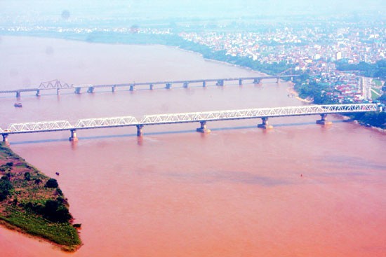 Thành ủy Hà Nội đồng ý nghiên cứu lập quy hoạch dọc hai bên sông Hồng ảnh 1
