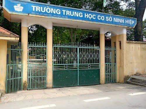 ​Hơn một nghìn học sinh tiểu học, THCS Ninh Hiệp bị cản trở, không được cho đến trường ảnh 1