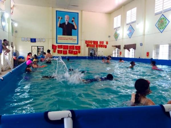 Học sinh an toàn hơn trong bể bơi thông minh được lắp đặt tại trường tiểu học