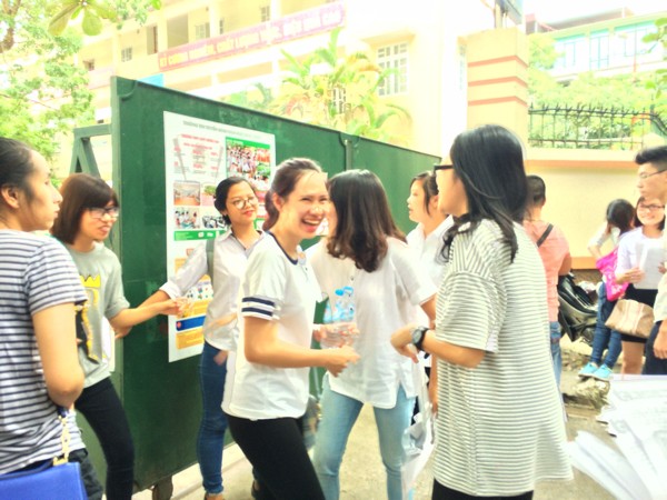 Bộ GD-ĐT cung cấp thêm thông tin điểm thi giúp thí sinh cân nhắc trước khi đăng ký xét tuyển