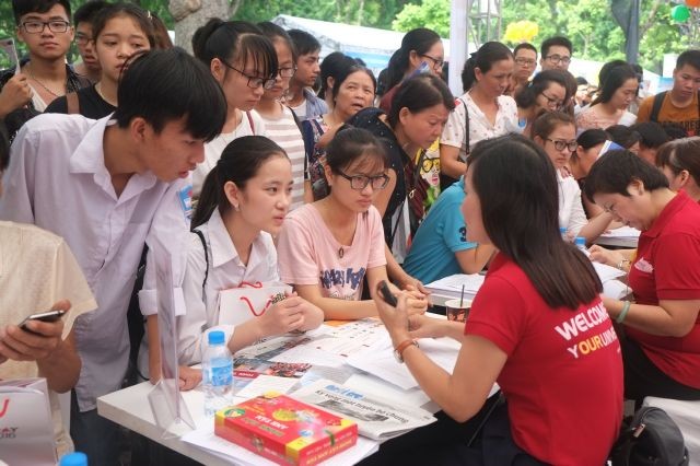 Học sinh Hà Nội tự tin đăng ký nguyện vọng trường tốp đầu ảnh 1