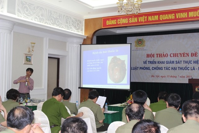 Ông Nguyễn Tuấn Lâm, đại diện WHO tại Việt Nam trình bày về tác hại của thuốc lá