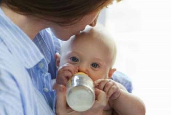 Nghiêm cấm quảng cảo sản phẩm thay thế sữa mẹ trong bệnh viện ảnh 1