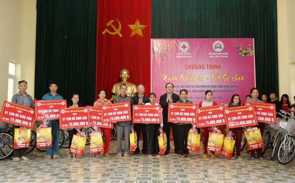 Bí Thư Thành ủy Hà Nội thăm hỏi, tặng quà hộ nghèo dịp Tết ảnh 2
