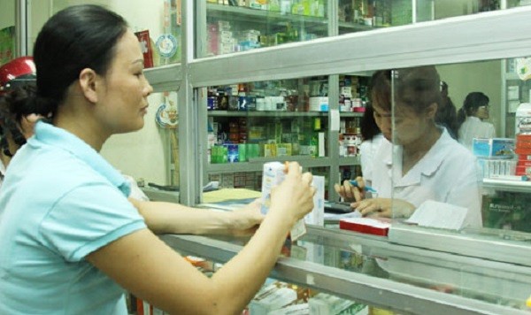 Bộ Y tế lên tiếng việc phải trình CMND khi mua thuốc: Không chấp hành sẽ bị phạt ảnh 1