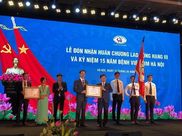Bệnh viện Tim Hà Nội được trao tặng Huân chương Lao động hạng Ba lần 2 ảnh 1