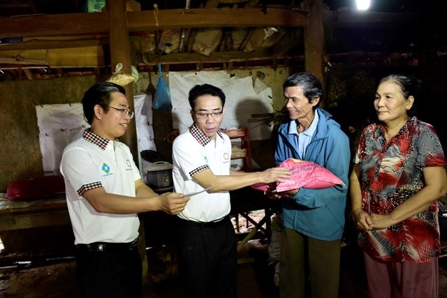 Tập đoàn Hoa Sen hỗ trợ Bình Định 2 tỷ đồng khắc phục hậu quả mưa lũ ảnh 2