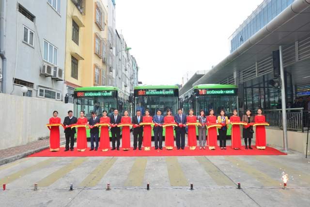 Buýt nhanh BRT chính thức vận hành chở khách ảnh 1
