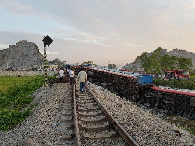 Liên tiếp xảy ra tai nạn đường sắt: Bộ trưởng Bộ Giao thông nhận trách nhiệm ảnh 1
