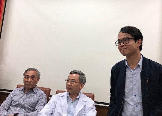 Bác sỹ Bệnh viện Bạch Mai xin lỗi vì phát ngôn gây hiểu lầm ở chùa Ba Vàng ảnh 1