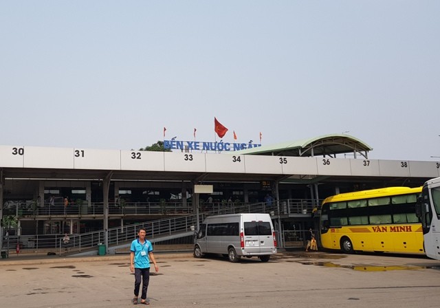 Vị trị vốn dành cho nhà xe chạy tuyến Nam Định,Thái Bình xếp nốt tại bến Nước Ngầm thì nay thường xuyên bỏ trống