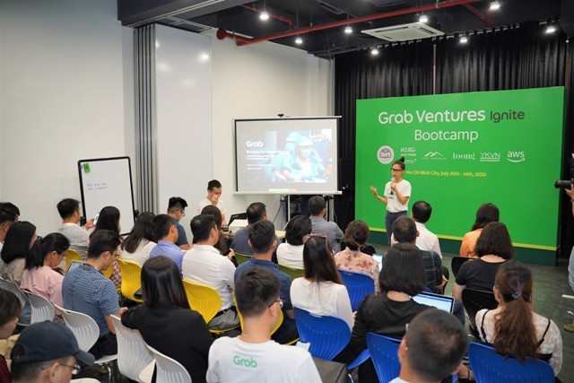 Bà Nguyễn Thái Hải Vân – CEO của Grab Việt Nam chia sẻ với các startup về những biến đổi trong hành vi người tiêu dùng sau Covid-19.
