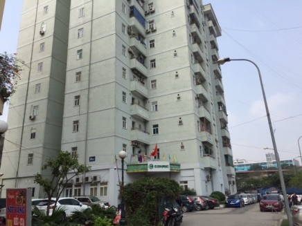 Chuyện lạ ở nhà tái định cư N02 Láng Thượng Hà Nội: 700 người chen chúc sử dụng 1 thang máy! ảnh 1