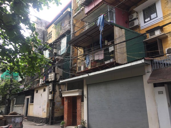Quận Ba Đình: Vẫn chưa thể di dời chung cư xuống cấp nghiêm trọng ảnh 1