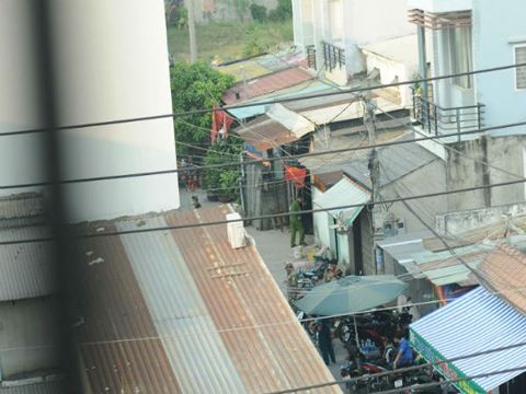 Vụ thảm án 5 người ở quận Bình Tân: CQĐT kiểm tra hiện trường ảnh 4