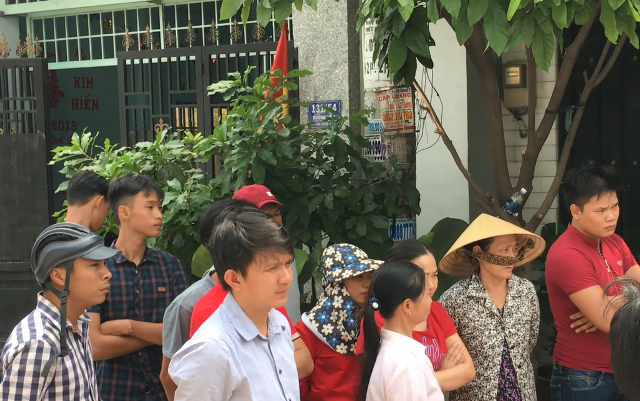 Vụ thảm án 5 người ở quận Bình Tân: CQĐT kiểm tra hiện trường ảnh 3