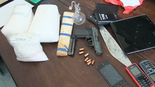 Bắt nhóm buôn ma túy có trang bị vũ khí quân dụng ảnh 2