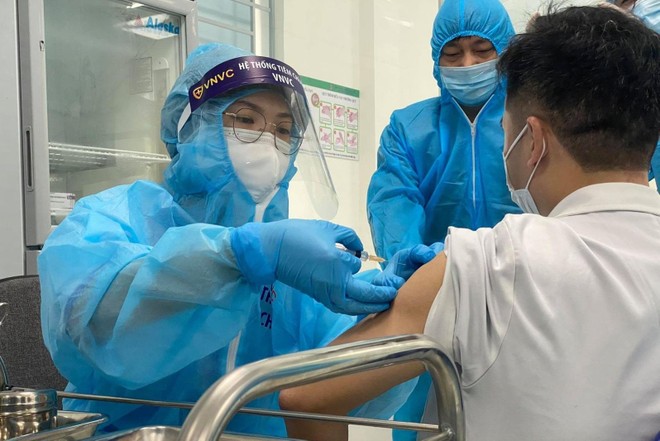 Bộ Y tế mở rộng thêm 16 nhóm đối tượng tiêm chủng vaccine Covid-19 ảnh 1