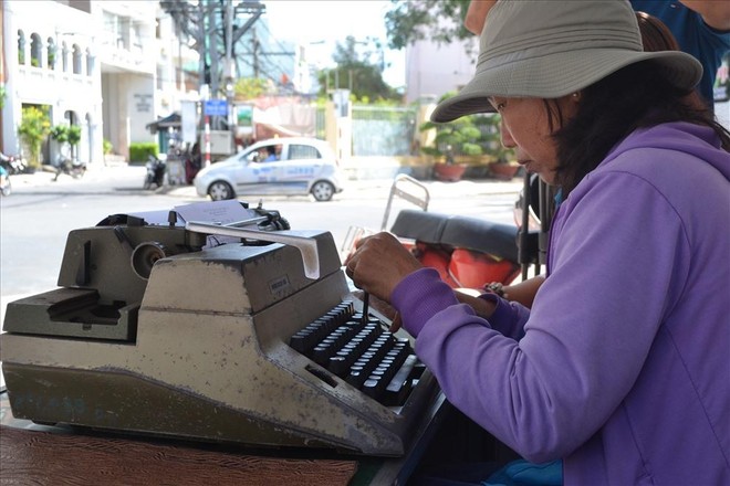 Nghề đánh máy chữ ở Hà Nội xưa ảnh 1