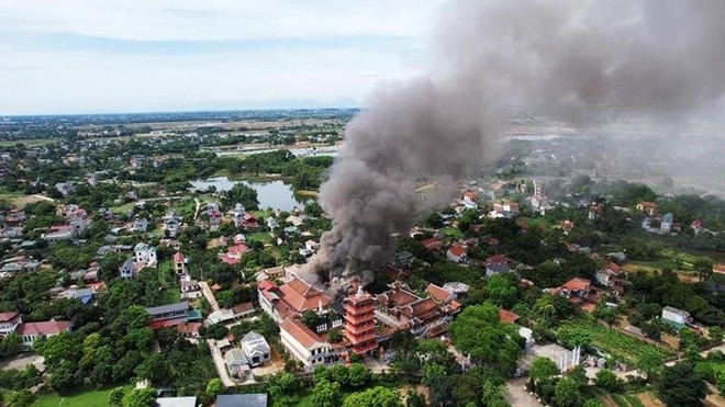 “Hậu” cháy chùa Hòa Phúc, Hà Nội yêu cầu rà soát hệ thống điện và phòng cháy trong di tích ảnh 1