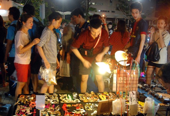 Choáng ngợp chợ đêm Bangkok ảnh 4