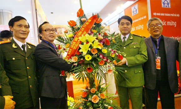 Rộn ràng Hội Báo Xuân Quý Tỵ 2013 ảnh 2