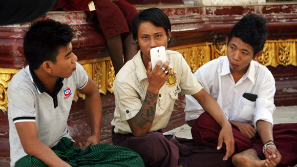 Myanmar, nơi giá sim điện thoại đắt nhất nhì thế giới ảnh 1