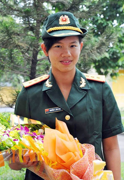 Cô Thượng úy trẻ đoạt danh hiệu VĐV tiêu biểu năm 2013 ảnh 1