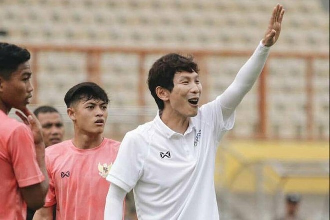 Chân dung người thế chỗ HLV Park Hang-seo ở U23 Việt Nam ảnh 1