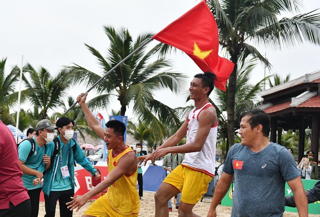 Việt Nam hạ Thái Lan trong ngày nhận HCV bóng ném bãi biển ảnh 2
