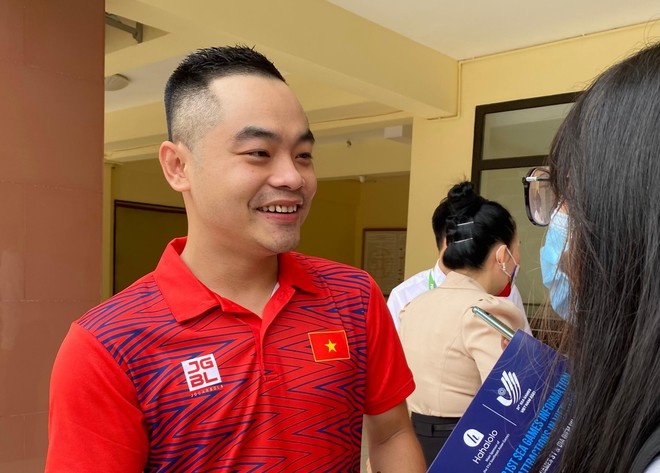 Võ sỹ Việt Nam 'trốn' phẫu thuật, ép giảm 10kg để giành HCV ảnh 2