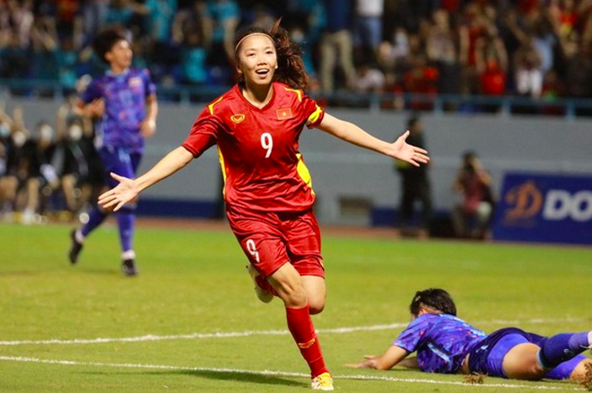 Việt Nam có cầu thủ nữ đầu tiên sang châu Âu chơi bóng ảnh 1