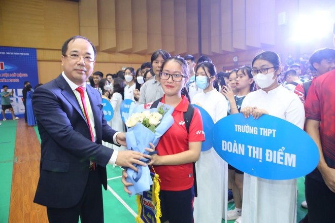 Tưng bừng khai mạc giải cầu lông học sinh sinh viên Hà Nội mở rộng 2022 ảnh 2