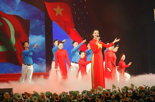 "Niềm tin và khát vọng", chương trình nghệ thuật hào khí Việt Nam ảnh 1