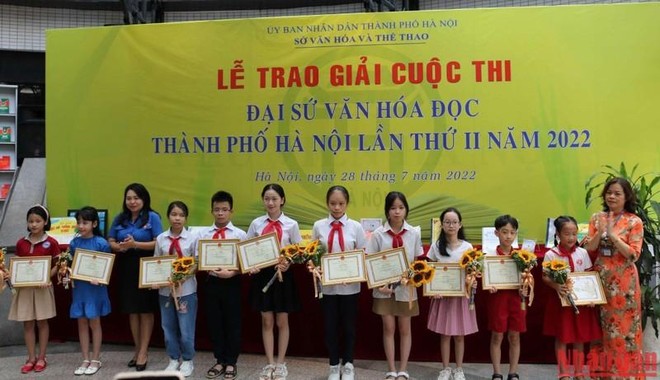 3 học sinh Hà Nội đoạt giải Nhất cuộc thi Đại sứ Văn hóa đọc năm 2022 ảnh 1