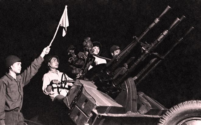 Các hoạt động kỷ niệm 50 năm Chiến thắng “Hà Nội - Điện Biên Phủ trên không” ảnh 1