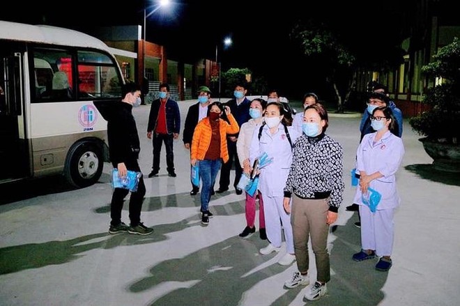 Phát hiện 2 bệnh nhân Covid-19 mới ở Quảng Ninh, đi 4 tuyến xe khách không nhớ biển số ảnh 1
