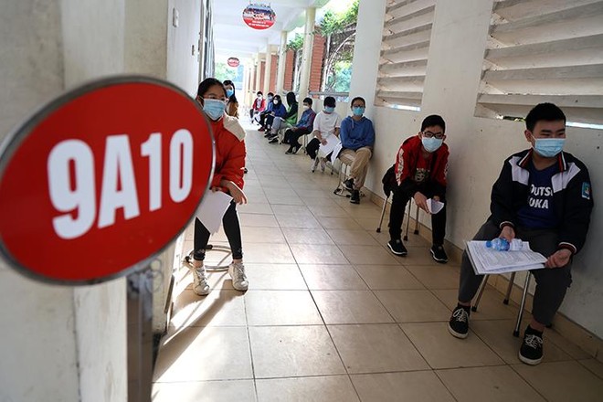 Hơn 38.200 học sinh lớp 9 Hà Nội được tiêm vaccine Covid-19 trong ngày đầu tiên ảnh 1