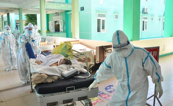 Bệnh nhân Covid-19 nặng ở Hà Nội cần đến bệnh viện nào, những ai được điều trị tại nhà? ảnh 1