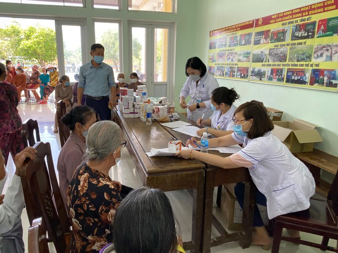 Bệnh viện Tim Hà Nội khám, phát thuốc miễn phí cho người dân xã nghèo ở Thừa Thiên Huế ảnh 1