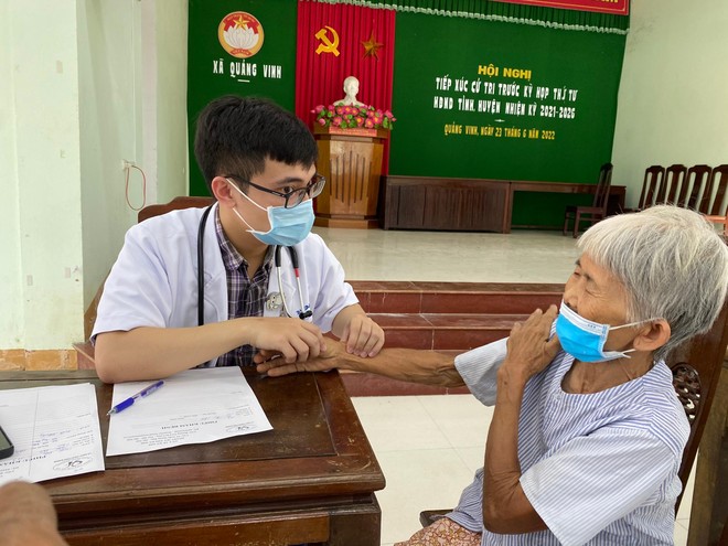 Bệnh viện Tim Hà Nội khám, phát thuốc miễn phí cho người dân xã nghèo ở Thừa Thiên Huế ảnh 2