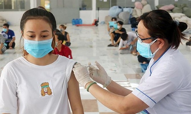 Bộ Y tế lần đầu "điểm danh" các tỉnh, thành phố có tỷ lệ tiêm vaccine Covid-19 thấp ảnh 1