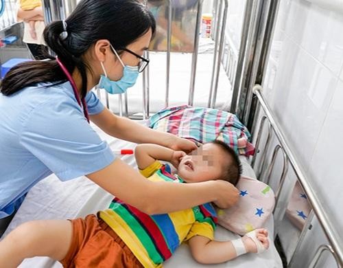 Hà Nội ghi nhận ca bệnh sởi đầu tiên trong năm 2022, phát hiện 3 ổ dịch sốt xuất huyết mới ảnh 1