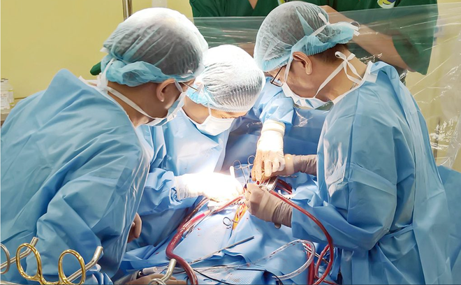 28.000 ống thuốc chống đông máu dùng trong mổ tim được nhập về Việt Nam ảnh 1
