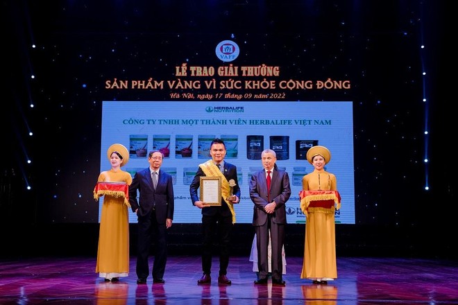 Herbalife Việt Nam được trao giải sản phẩm vàng vì sức khỏe cộng đồng năm 2022 ảnh 1