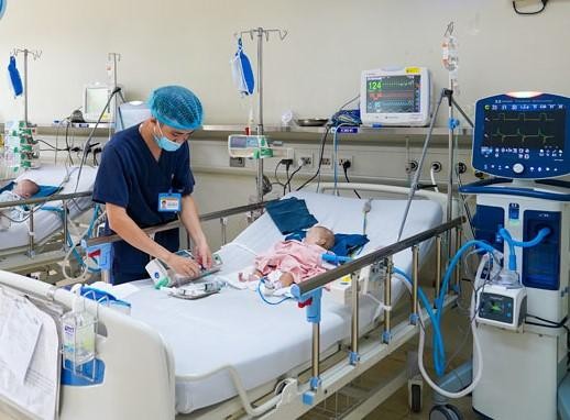 Bệnh viện ở Hà Nội một ngày 150 trẻ nhập viện vì Adenovirus, Bộ Y tế cảnh báo gì? ảnh 1