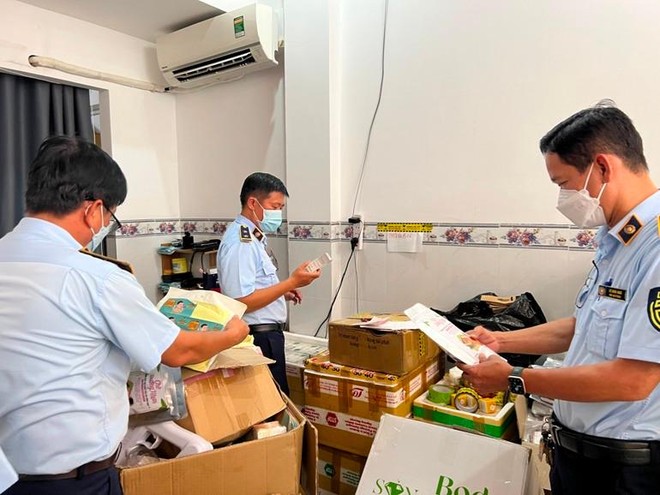 Khó ngăn chặn hàng giả, hàng lậu bán online