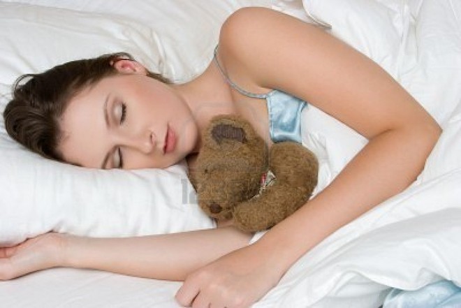 35% người lớn ở Anh nghiện ôm gấu bông khi ngủ ảnh 2